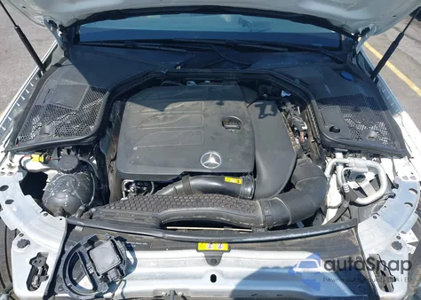 2019 Mercedes-Benz C 300 4Matic z USA, uszkodzony, nr VIN 55SWF8EB0KU306992